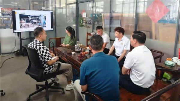 果園鎮(zhèn)領(lǐng)導(dǎo)李主任一行蒞臨科瑪森調(diào)研關(guān)切企業(yè)發(fā)展點(diǎn)贊智能機(jī)器人創(chuàng)新應(yīng)用